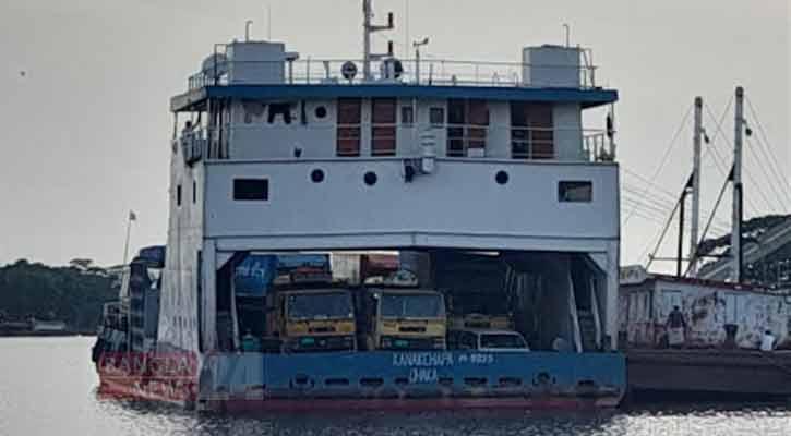 ১০ ঘণ্টা পর পাটুরিয়া-দৌলতদিয়া নৌরুটে ফেরি চলাচল শুরু